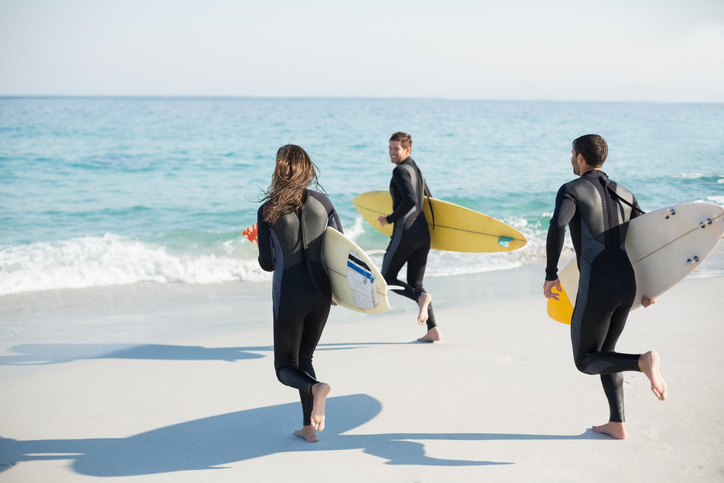 Des activités nautiques : surf, char à voile